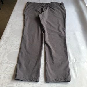 Saks Fifth Avenue Cargo Gray Pants Men’s Size 38 Dri-Fit Golf/Outdoor Elastic